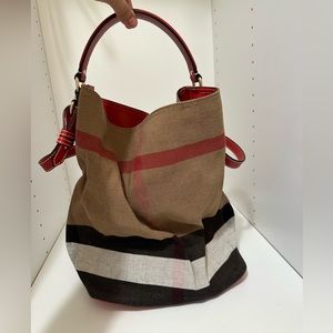 Burberry Ashby Authentic Pre-owned